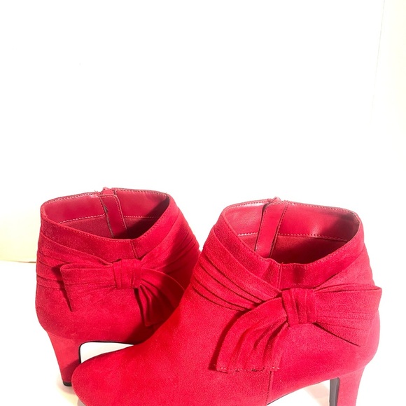 East 5th Red Ankle Booties with Heel, Side Zipper Closure, and Red Bow Size 11M - Picture 9 of 14